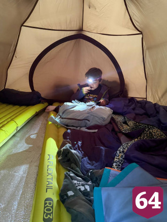 Актер из Саратова отправился в поход с сыновьями и довел поклонников до слез