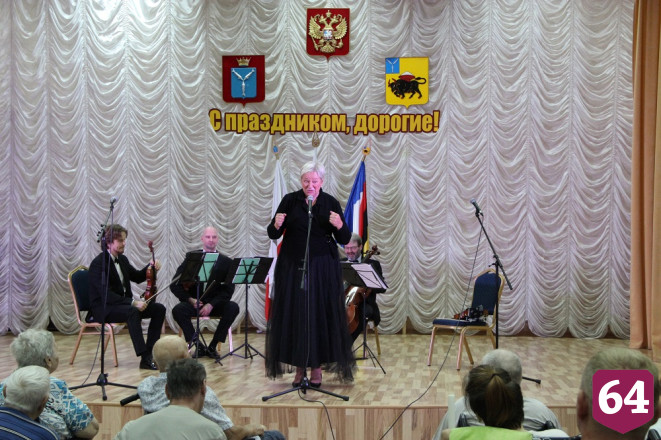 В Энгельсском доме-интернате прошел благотворительный концерт музыкантов Национального филармонического оркестра России